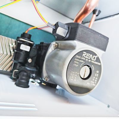 뜨거운 물  노를 매다는 가스 벽   중국 40/32/28/26/24 kw  최고의 품질   화이트-쉘   스텝리스 주파수 변환